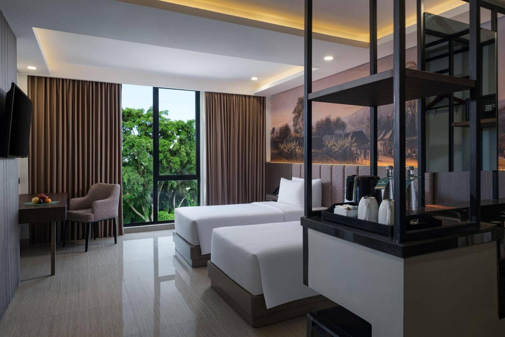 Hotel Santika Blitar Экстерьер фото