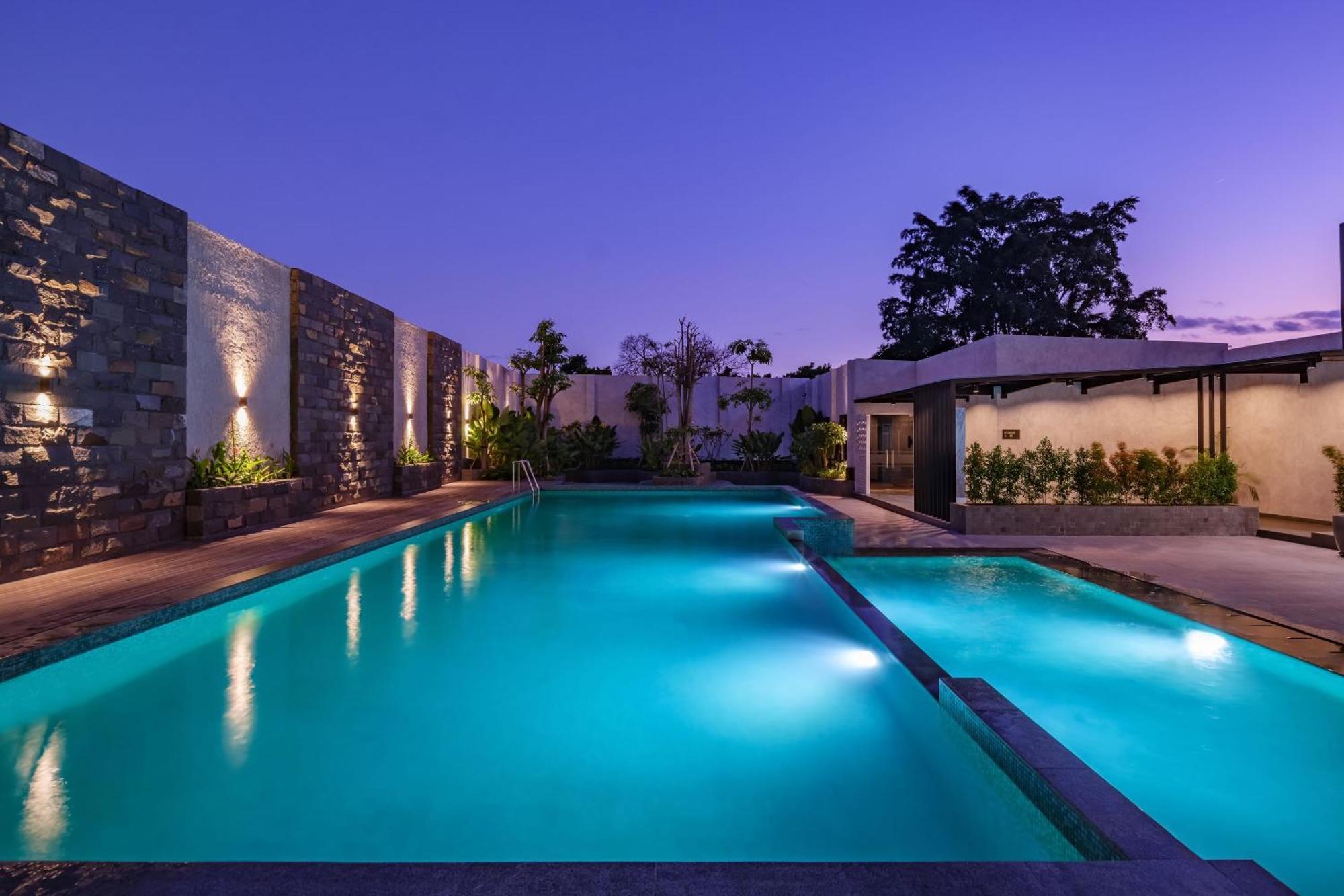 Hotel Santika Blitar Экстерьер фото