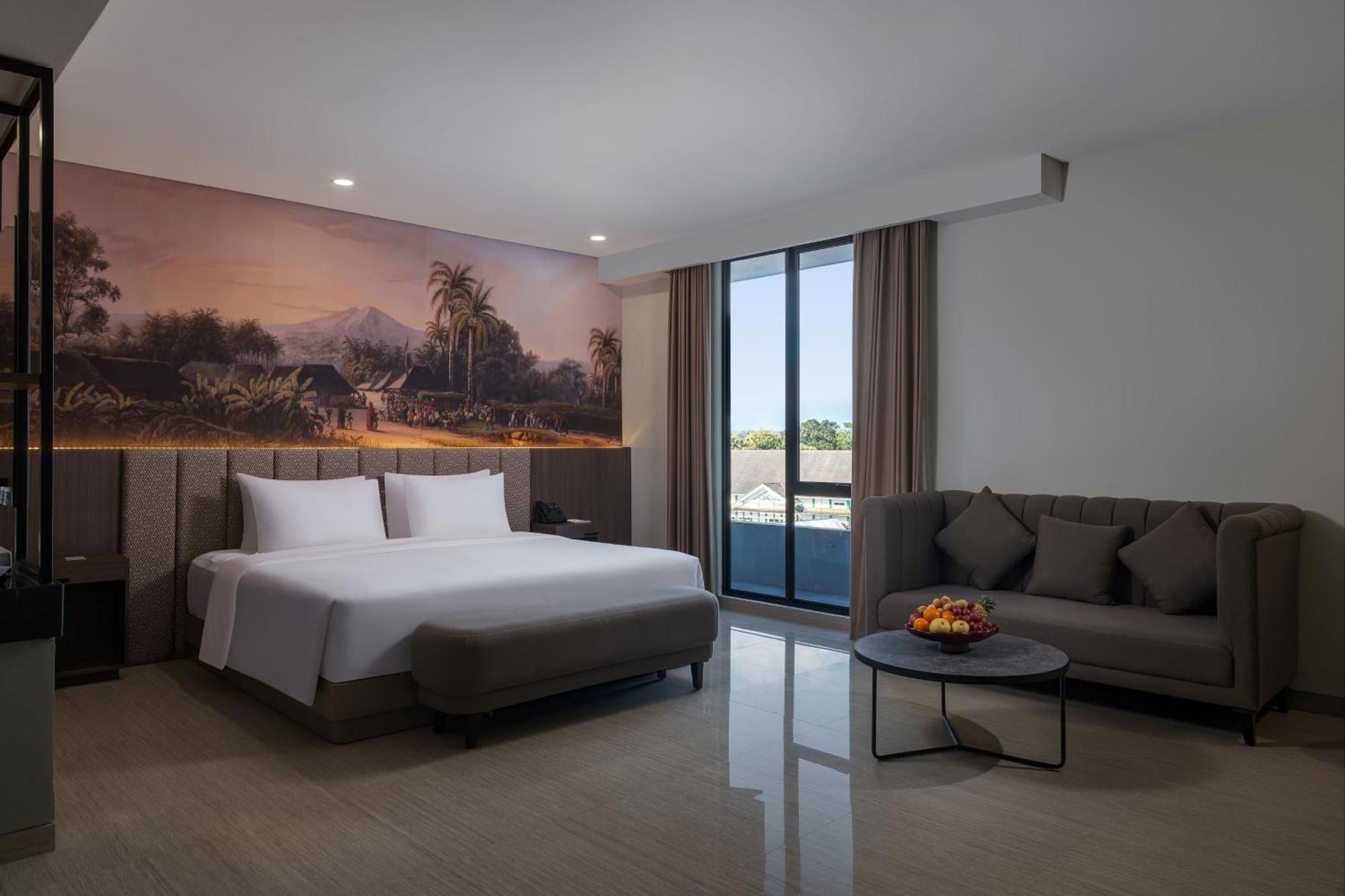 Hotel Santika Blitar Экстерьер фото