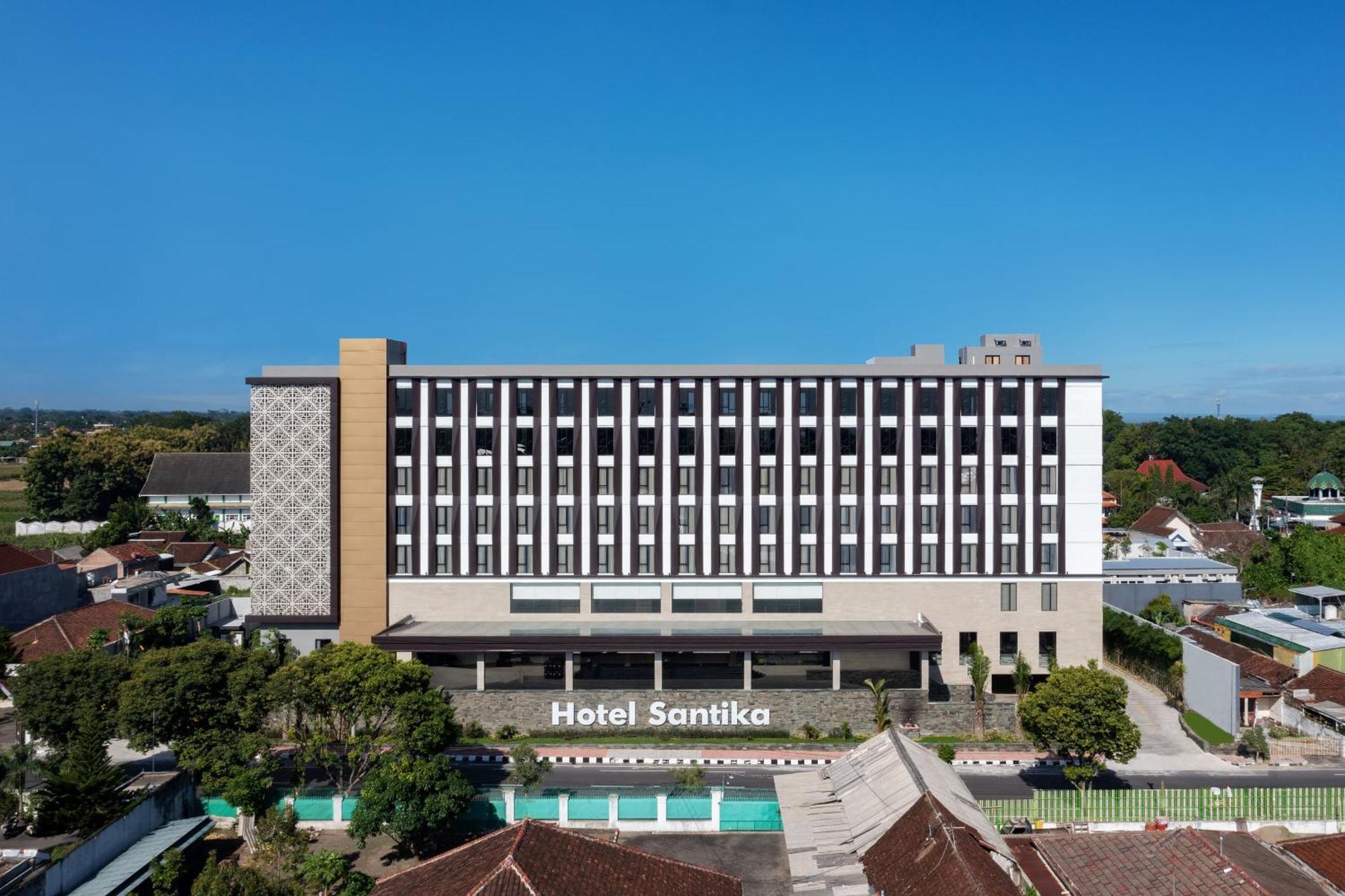 Hotel Santika Blitar Экстерьер фото